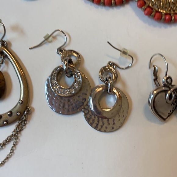 Set of 6 Pairs of Dangle Earrings - Picture 4 of 9